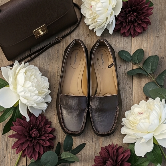 Thom McAn Shoes - Flats